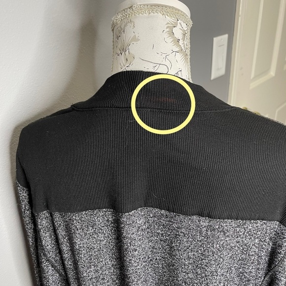 B Active Women’s Gray Black Pullover Cardigan Sweater Size 14 16 - Picture 4 of 5